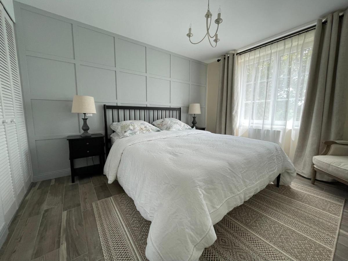 Les Cottages Du Manoir, Jacuzzi -크로종 외부 사진