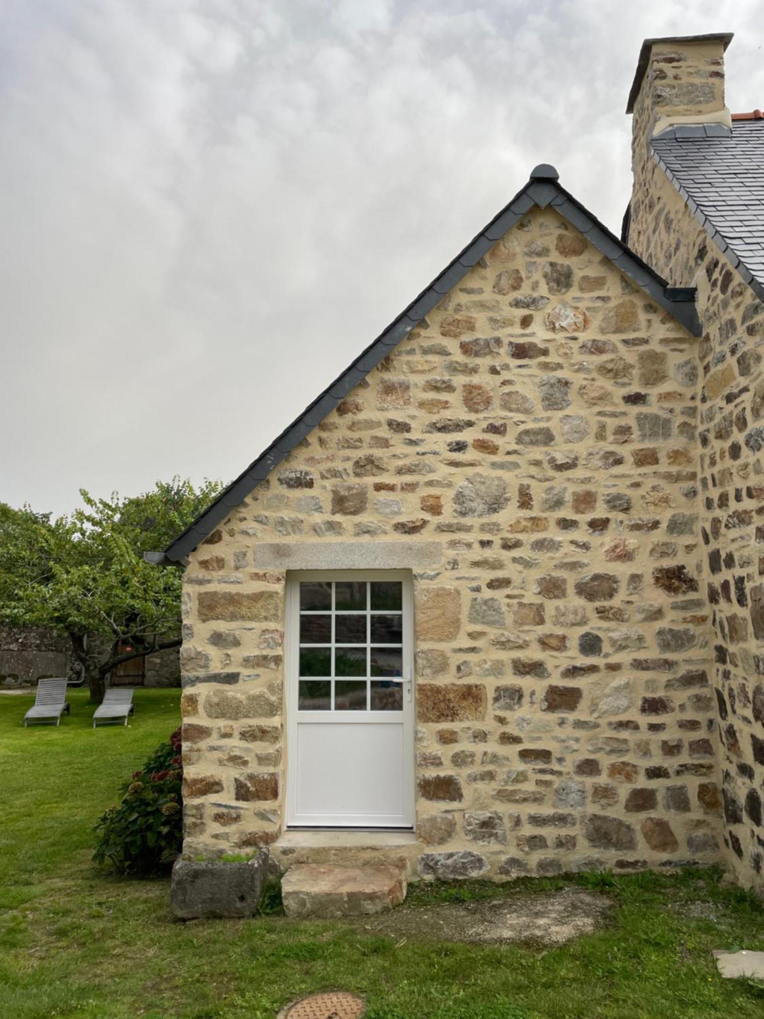 Les Cottages Du Manoir, Jacuzzi -크로종 외부 사진